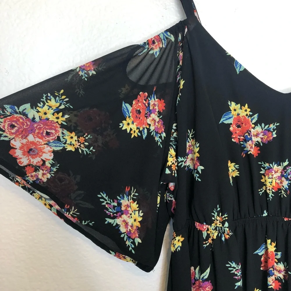 SOLD Torrid floral short sleeve off shoulder dress - Picture 7 of 11